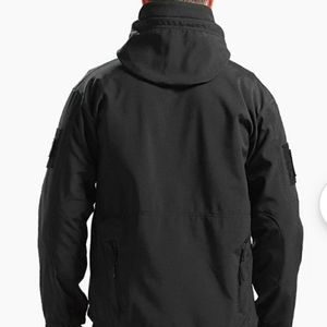 LIGHTWEIGHT TACTICAL SOFTSHELL JACKET